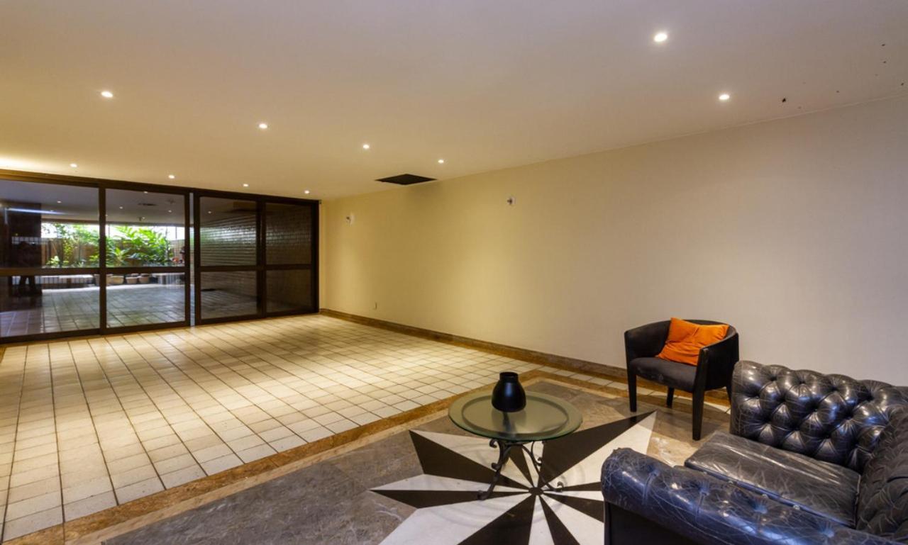Apartamento Tabas - Espacoso Ape No Leblon - Lb0005 Rio de Janeiro