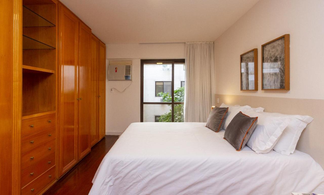 Apartamento Tabas - Espacoso Ape No Leblon - Lb0005 Rio de Janeiro