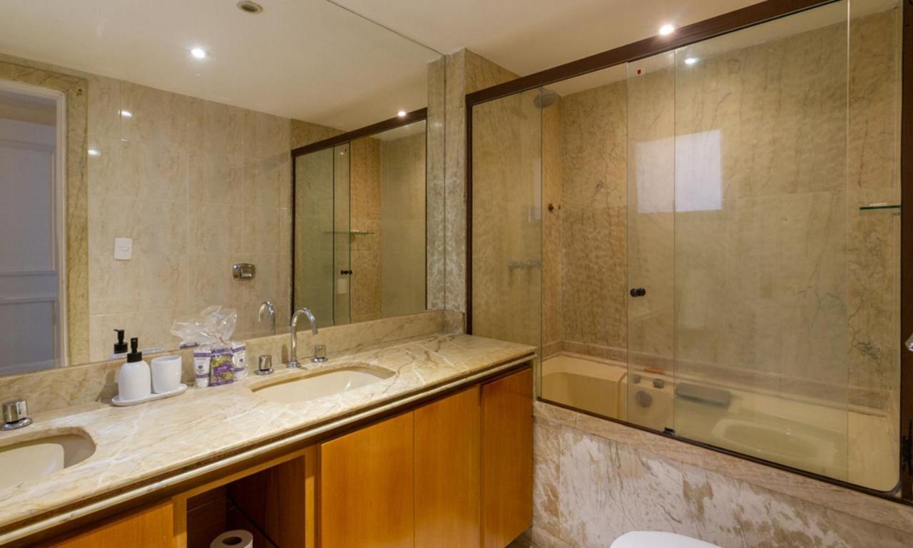 Tabas - Espacoso Ape No Leblon - Lb0005 Apartamento