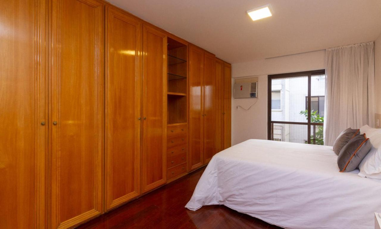 Apartamento Tabas - Espacoso Ape No Leblon - Lb0005 *
