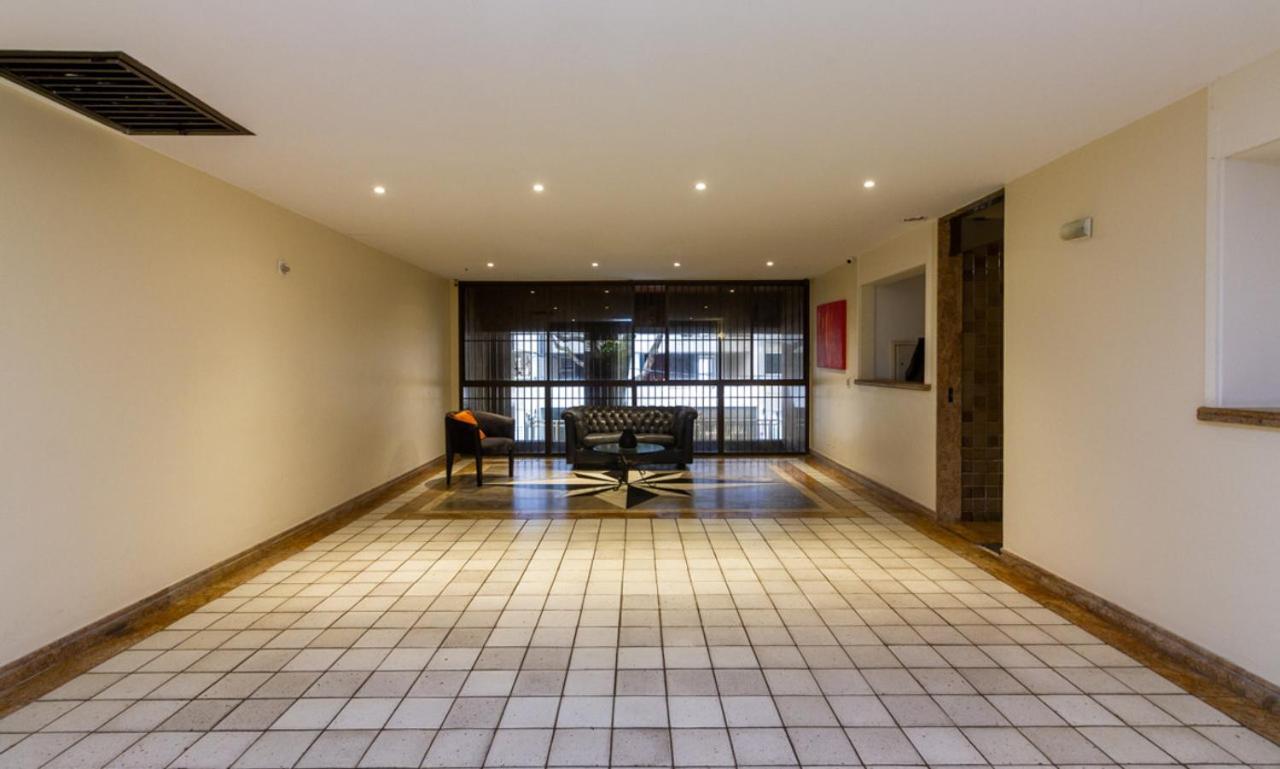 Apartamento Tabas - Espacoso Ape No Leblon - Lb0005 *