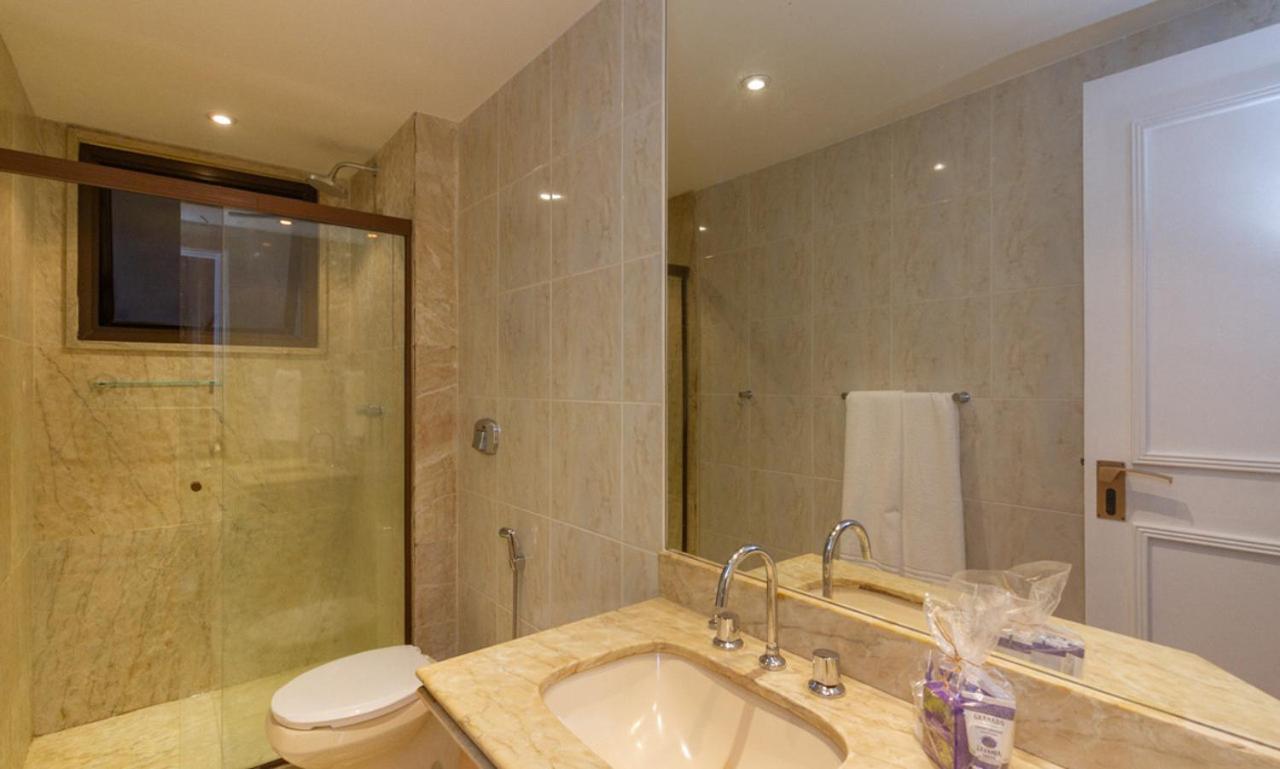 Tabas - Espacoso Ape No Leblon - Lb0005 Apartamento Rio de Janeiro