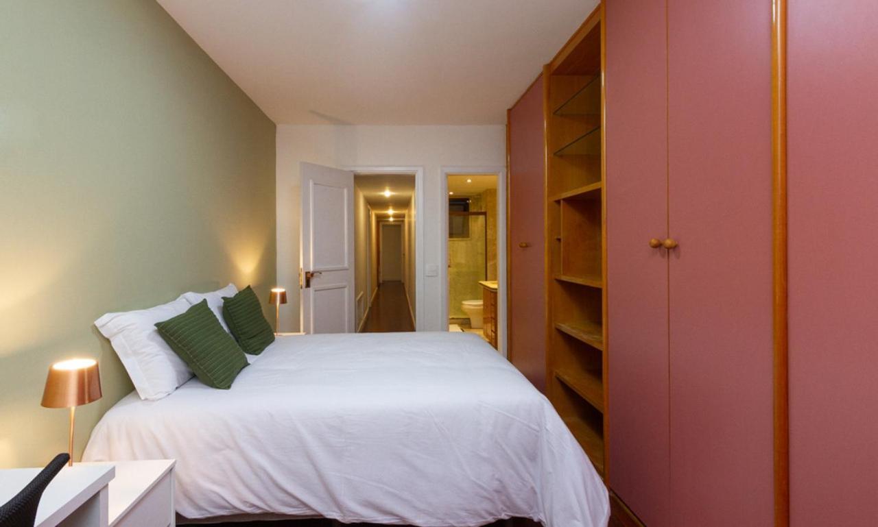 Tabas - Espacoso Ape No Leblon - Lb0005 Apartamento *