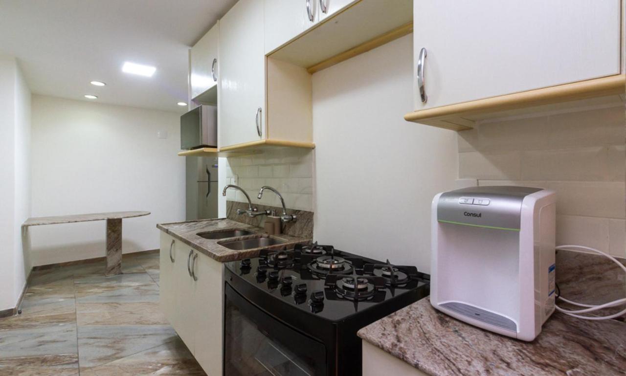 Tabas - Espacoso Ape No Leblon - Lb0005 Apartamento *