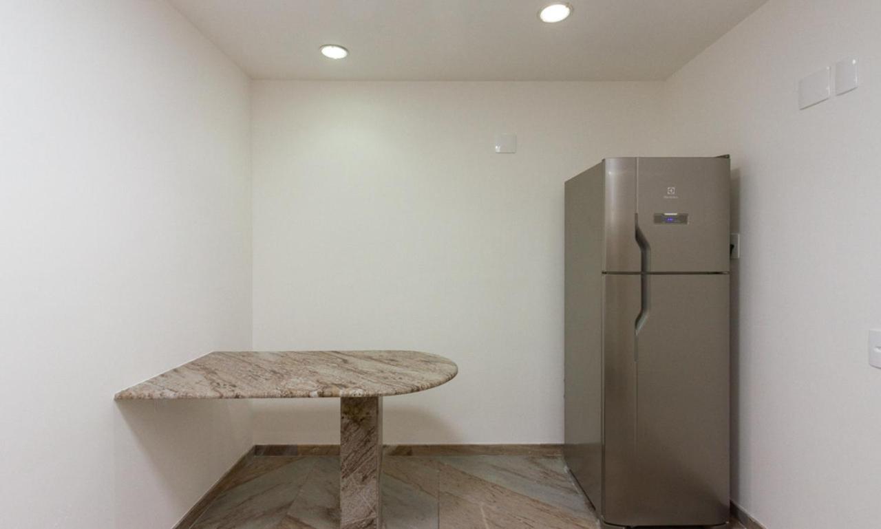 Tabas - Espacoso Ape No Leblon - Lb0005 Apartamento