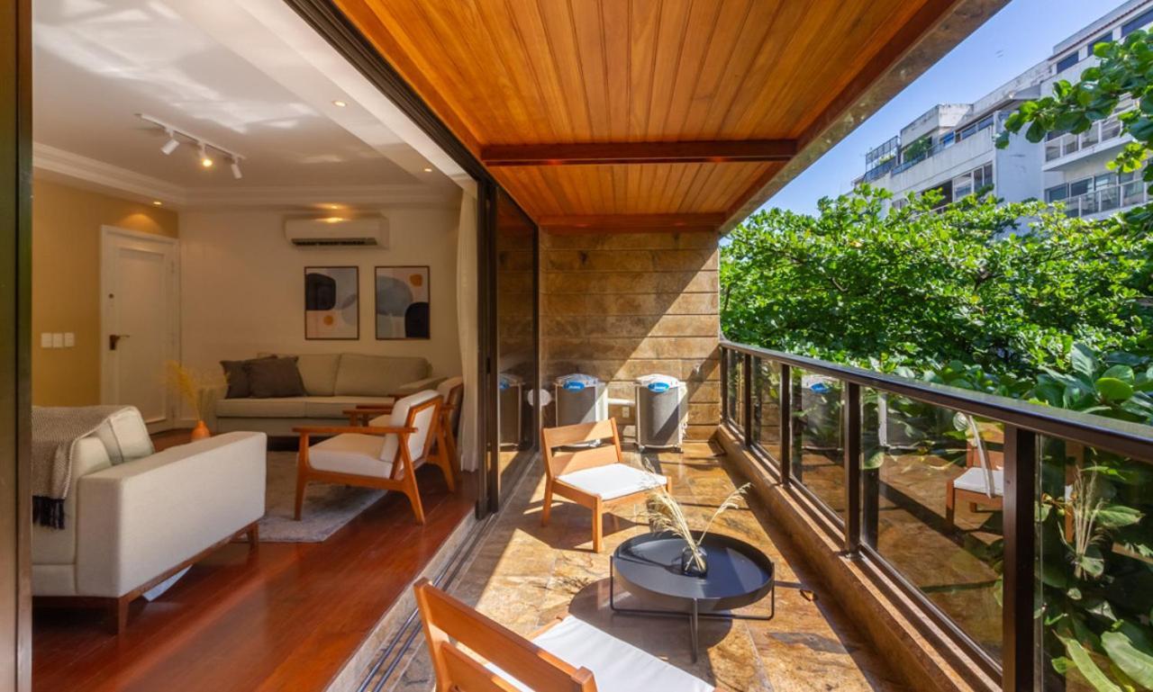 Apartamento Tabas - Espacoso Ape No Leblon - Lb0005